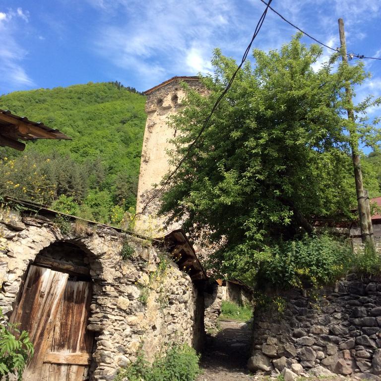 Guest House Chuta In Lagami Mestia Exterior foto
